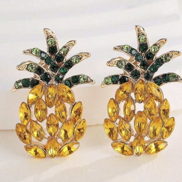 Tropcial Pineapple Stud Earrings - Picture 5 of 8